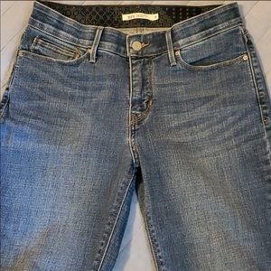 👖Levi's 525 perfect waist jeans